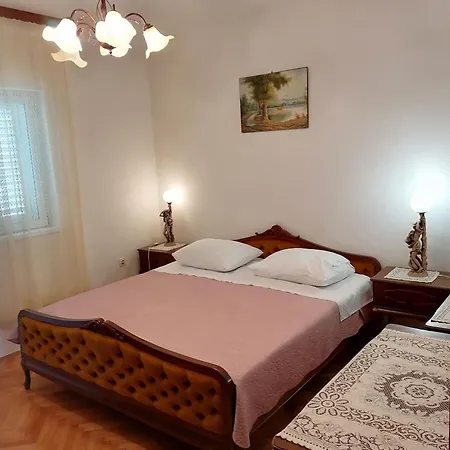 Gordana * Kaštela